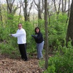 Civil War Trust members Wayne Huff (L) and Bonnie Seay helping clear the eastern slope